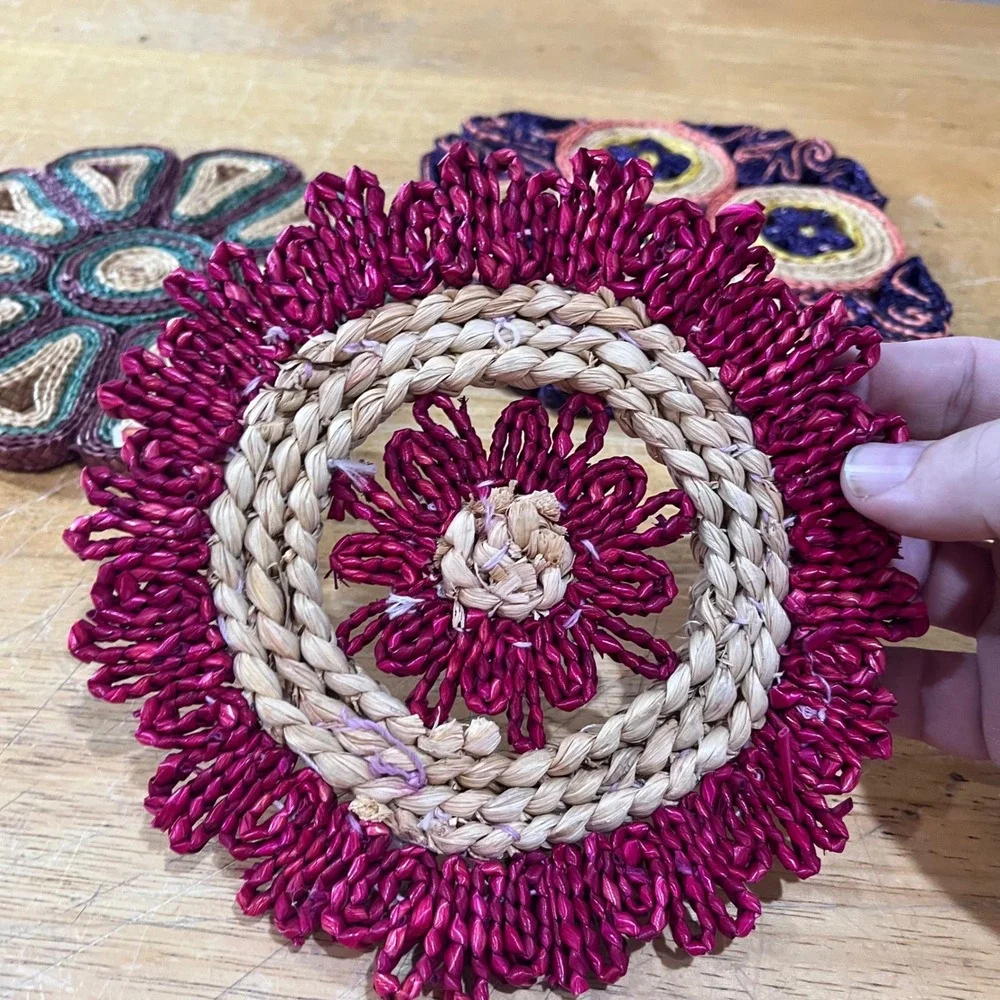 Vtg Set 3 Woven Raffia Straw Trivets Floral Boho Colorful Hot Pads Made in China